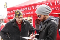 Vapputapahtuma ja Vakiduunikampanjateltalla Antti Maijala ja Hessu Maxx