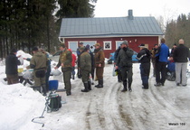 Pilkkikisojen punnitusjonoa Vainionlahdessa